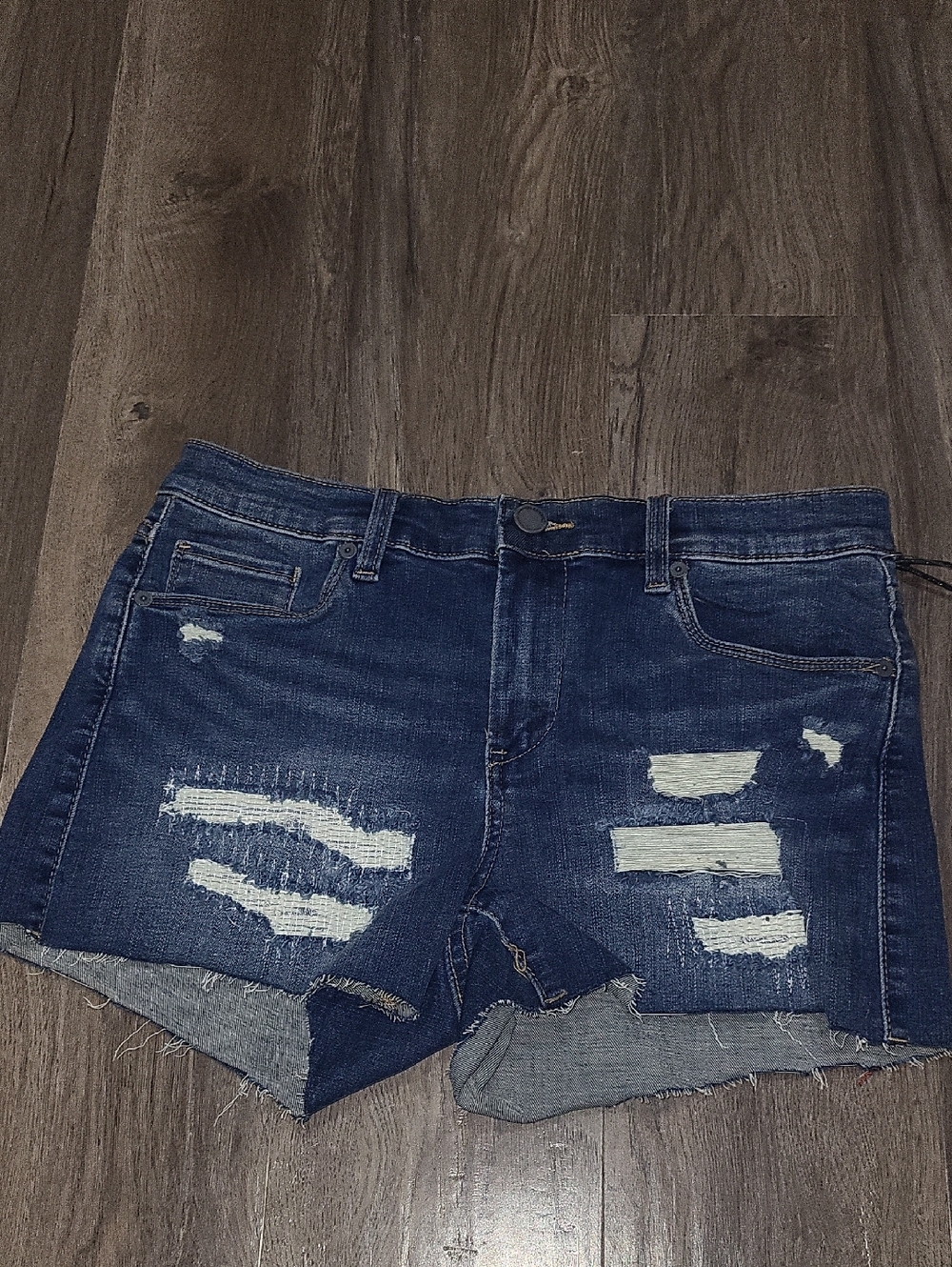 Distressed Dark Blue Denim Women’s Shorts Sz 28 Nwt
